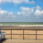 Apartment Well-maintained With Sea View *