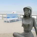 Apartment Well-maintained With Sea View *