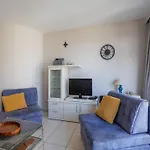 Well-maintained With Sea View
